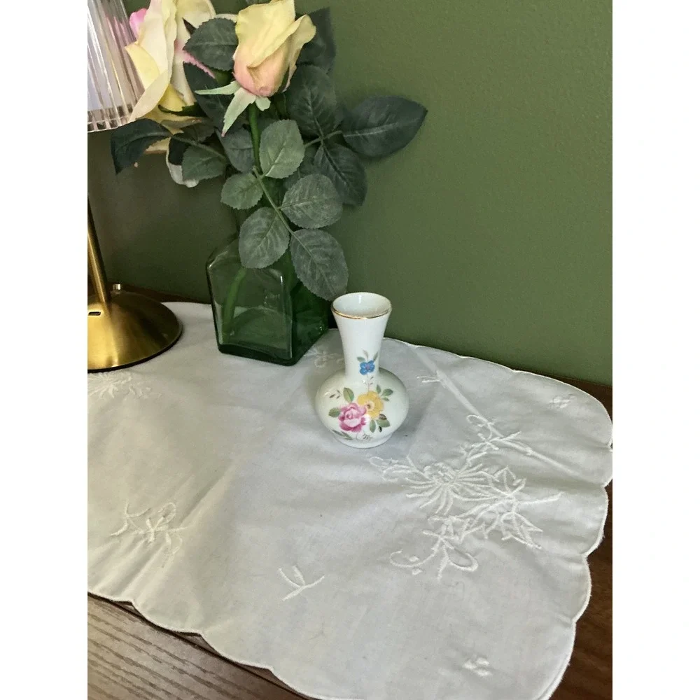 Unbranded dainty vintage